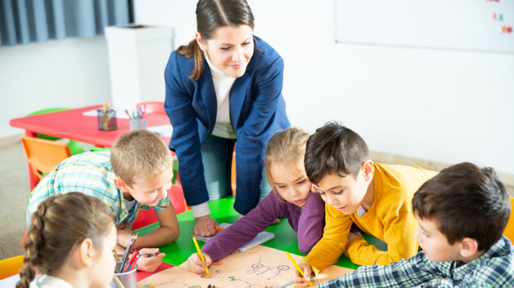 Cos'è il metodo MOF a scuola: alunni al centro e niente sapere frammentato 3