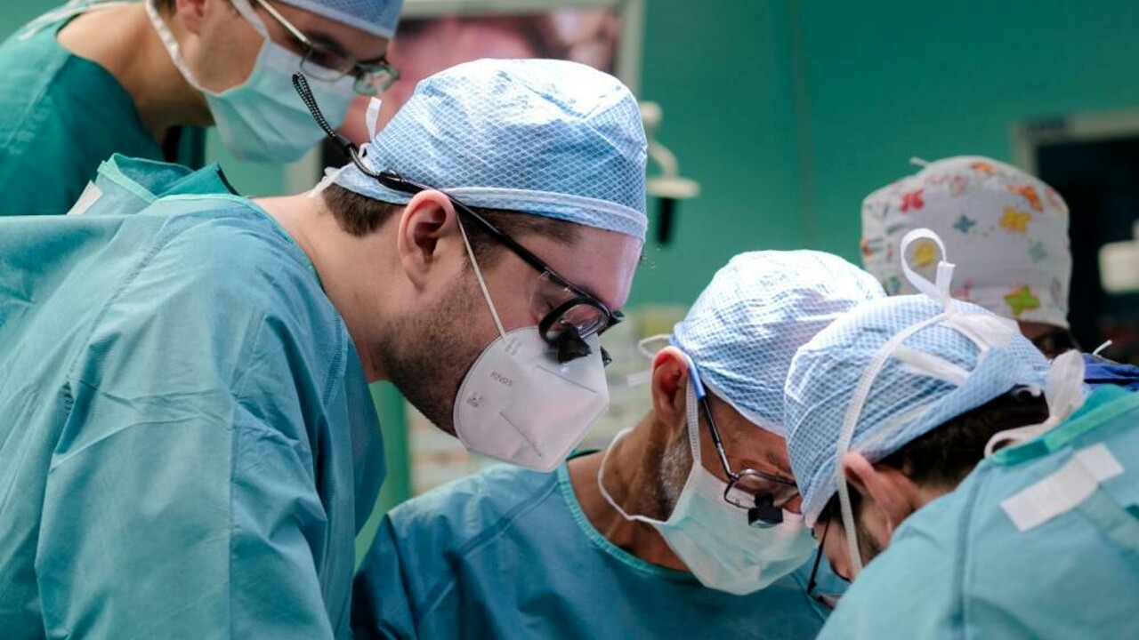 Papà dona due organi alla figlia: "Primo doppio trapianto da vivente in Italia" 3 Papà dona due organi alla figlia: "Primo doppio trapianto da vivente in Italia" 2