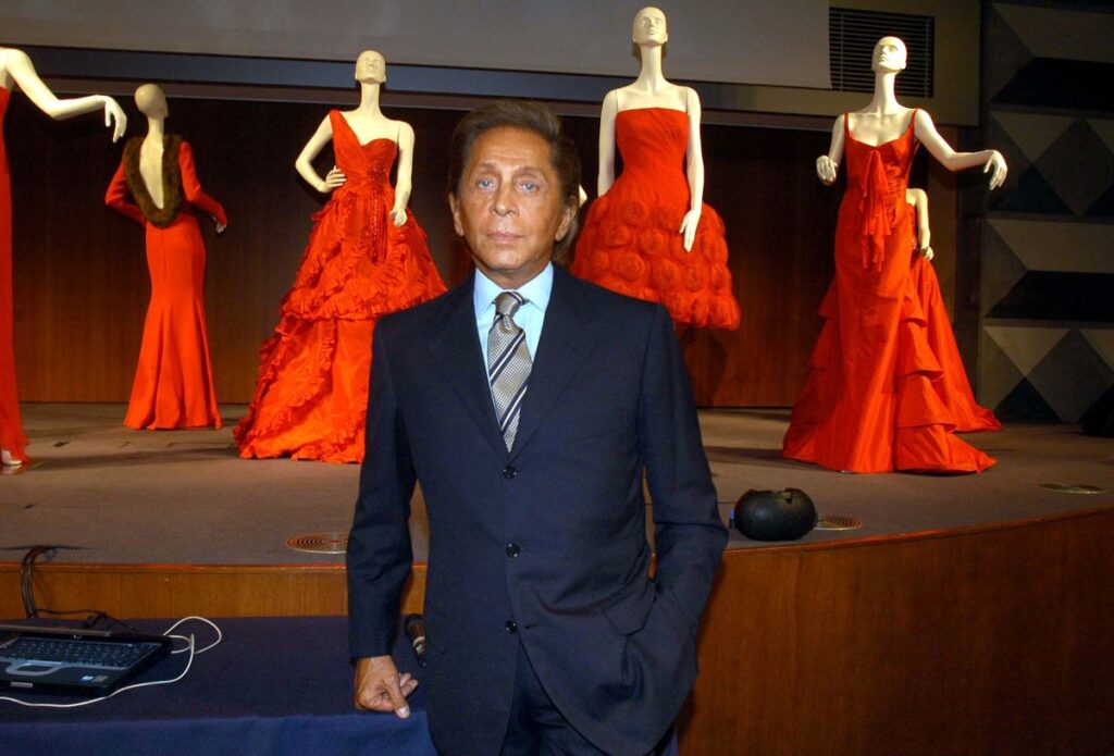 Addio a Valentino Garavani, l'Ultimo Imperatore a conquistare il mondo della moda 3 Addio a Valentino Garavani, l'Ultimo Imperatore a conquistare il mondo della moda 2