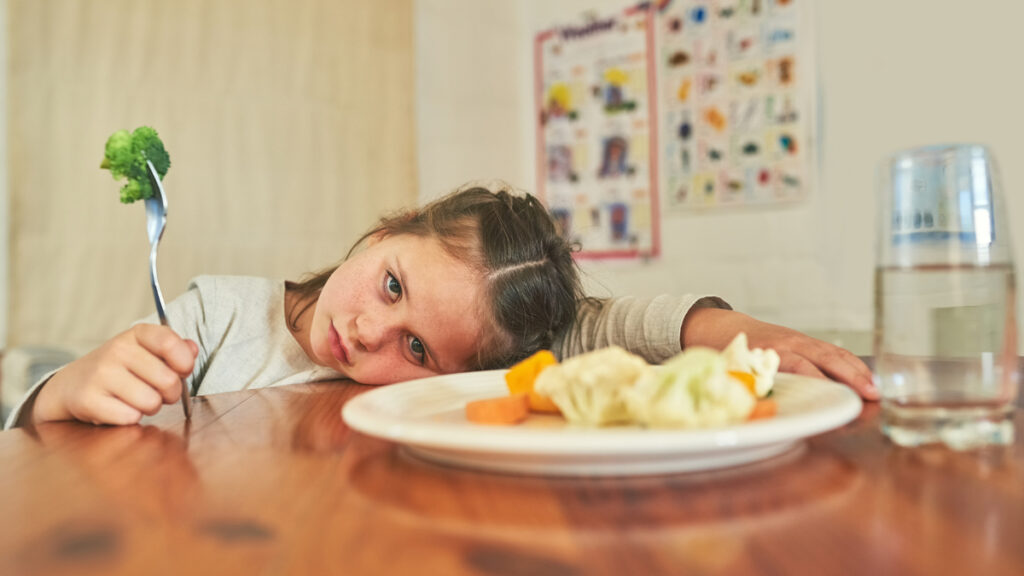 Chi sono i picky eaters? Tutti i consigli su come comportarsi quando i bambini rifiutano il cibo 3 bambina picky eater