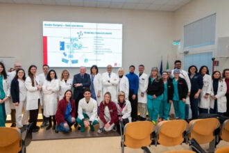 operazione al cervello da sveglio