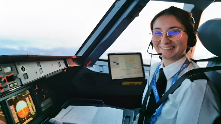 Linda a 24 anni è la più giovane pilota di linea: "Ora voglio attraversare l'Atlantico" 1 linda calistri giovane pilota