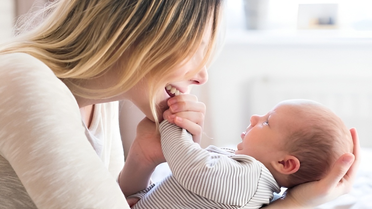 Cos'è il mutual gaze e perché il contatto visivo madre-figlio è fondamentale per la sua crescita 3