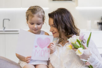 Festa della Mamma: come nasce, perché si festeggia a maggio e le principali iniziative 7
