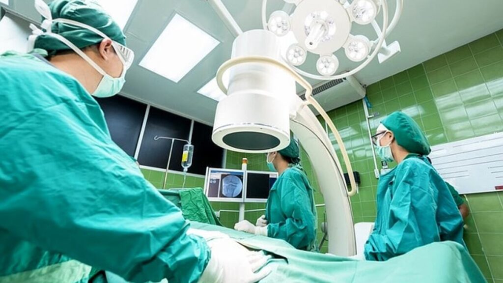 Telechirurgia Roma-Pechino: per la prima volta al mondo rimosso un trombo tumorale a distanza 2 Telechirurgia