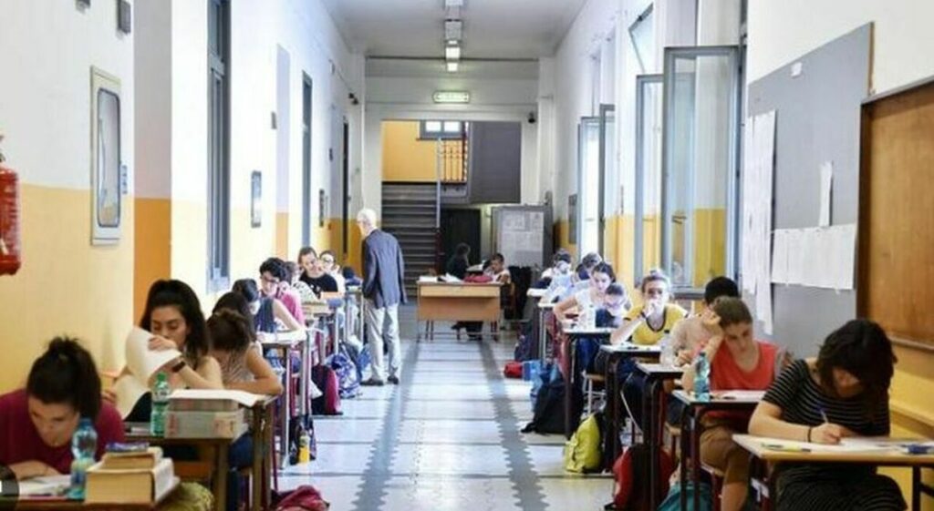Maturità 2026, prima prova di italiano: tra le tracce Pavese, Calabresi e la Costituente 2 Tracce maturità 2026