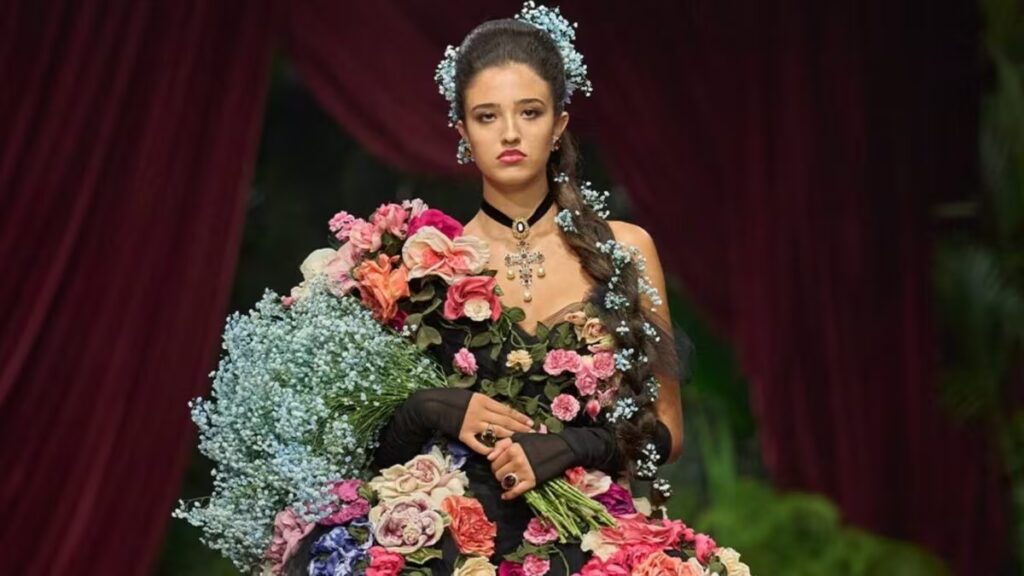 Chi è Léonie Cassel, la figlia di Monica Bellucci a 16 anni apre la sfilata di Dolce&Gabbana 2 Léonie Cassel