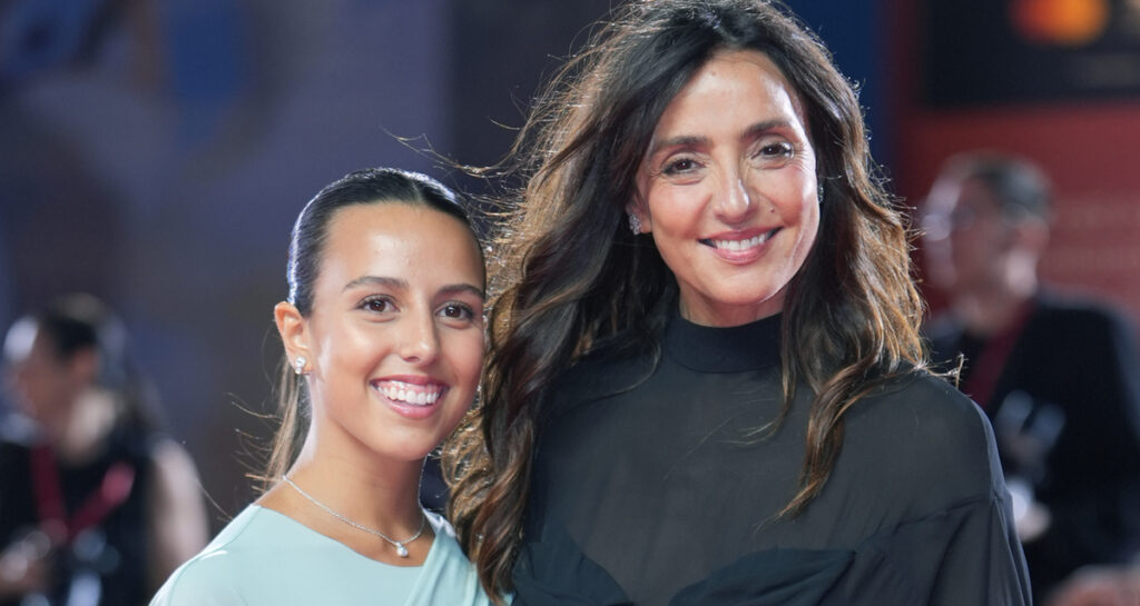 Ambra Angiolini, la bulimia e la potenza della maternità: "Mia figlia mi ha aiutata da dentro" 2 Ambra Angiolini e la figlia Jolanda Renga