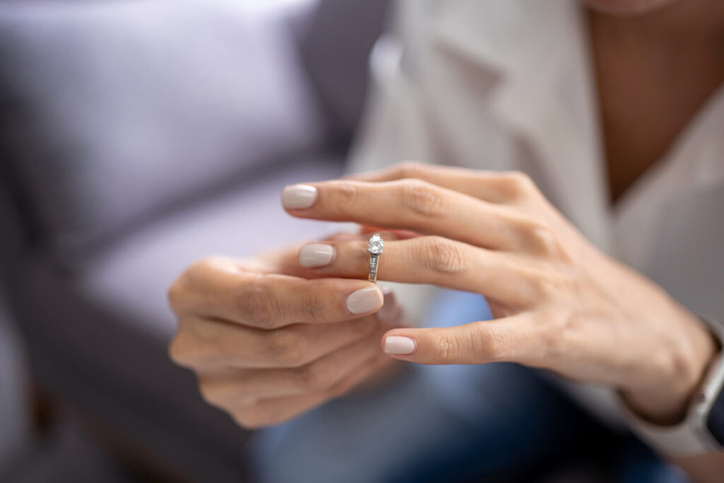 Scegliere anelli da donna online: come trovare quello giusto 2 Comprare anelli online