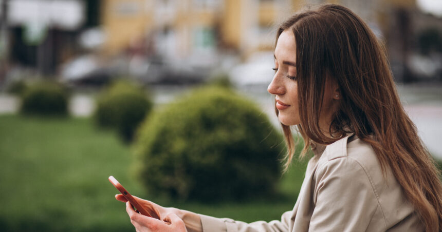 Batterie degli smartphone di nuovo rimovibili dal 2027: tutti i vantaggi della normativa UE 1 Smartphone