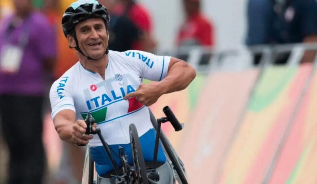 Alex Zanardi, nasce l'accademia per atleti paralimpici: "Dà l’opportunità a tutti di avvicinarsi allo sport" 2 Alex Zanardi