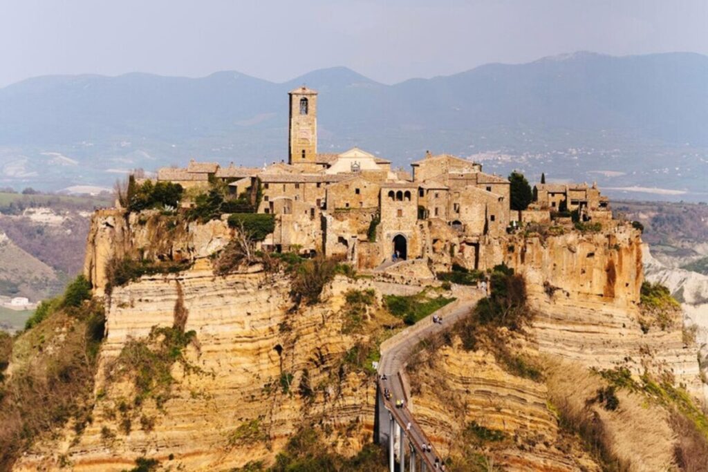 Civita di Bagnoregio con Bolsena Capitale italiana dell'arte contemporanea 2028 2 Civita di Bagnoregio Capitale arte