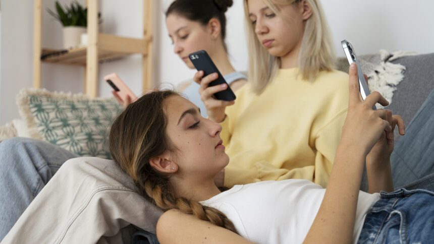 L'inganno della nostalgia digitale: perché la nostra cultura è bloccata nel passato? 44
