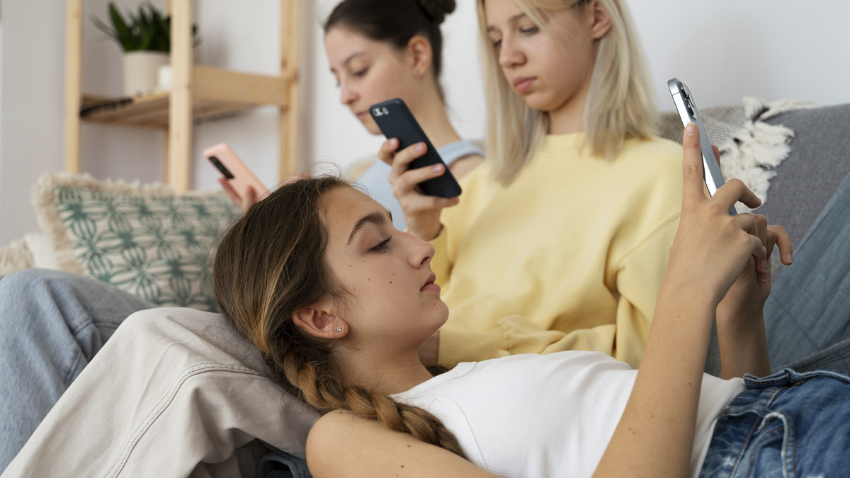 L'inganno della nostalgia digitale: perché la nostra cultura è bloccata nel passato? 5