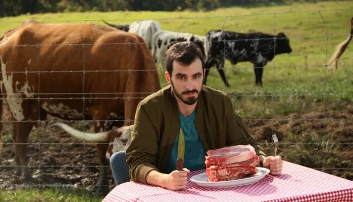 Ridurre il consumo di carne può salvare l'ambiente, ma come farne a meno?