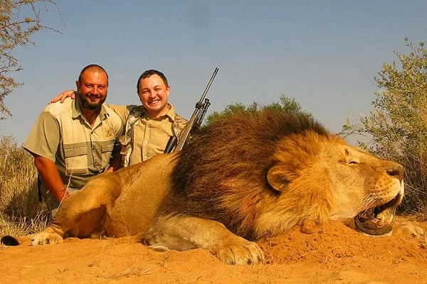 cacciatori di leoni