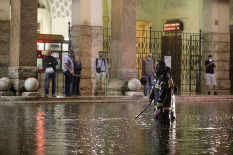 nubifragio roma oggi video