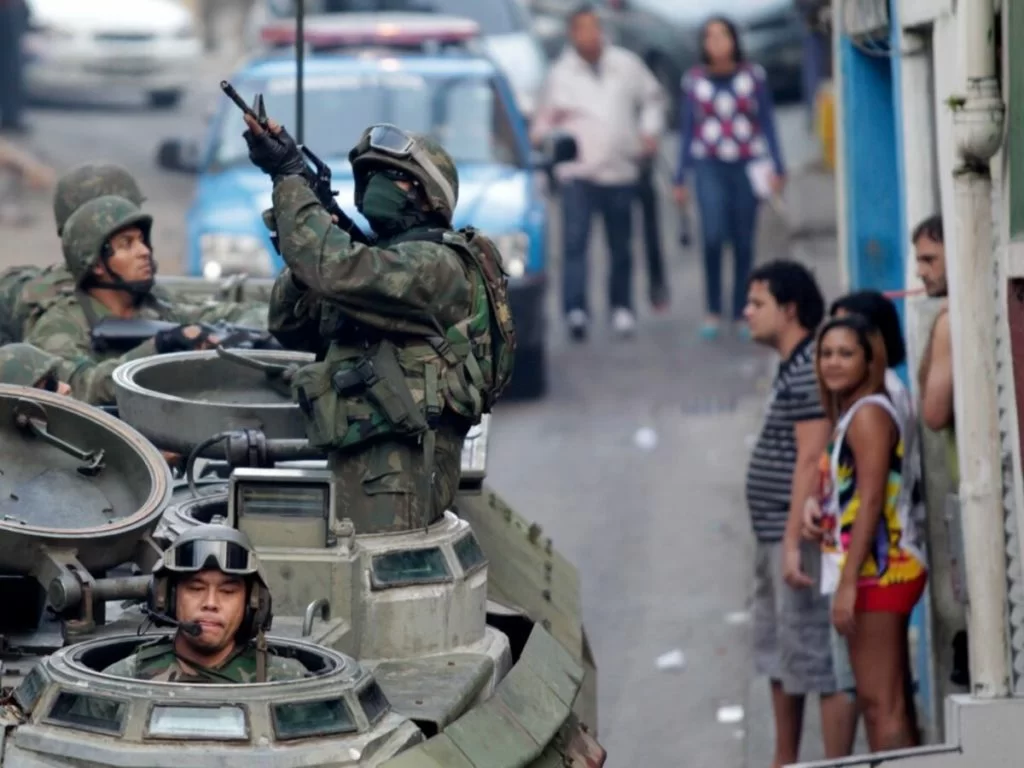 Questa immagine ha l'attributo alt vuoto; il nome del file è esercito-brasile-1024x768.jpg