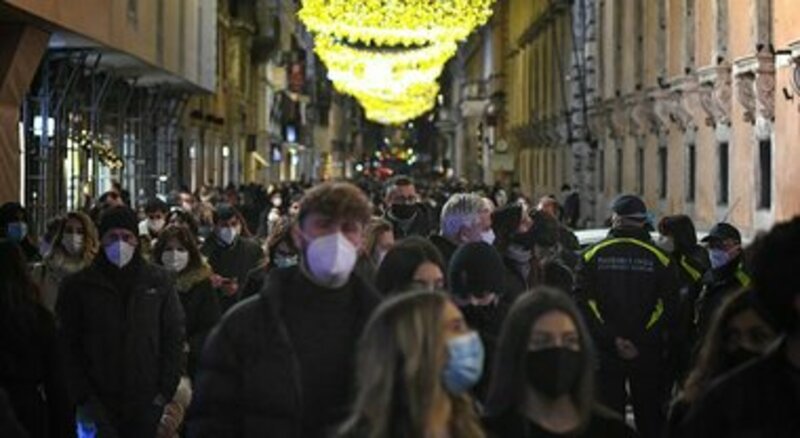 Italia zona rossa, lockdown a Natale.