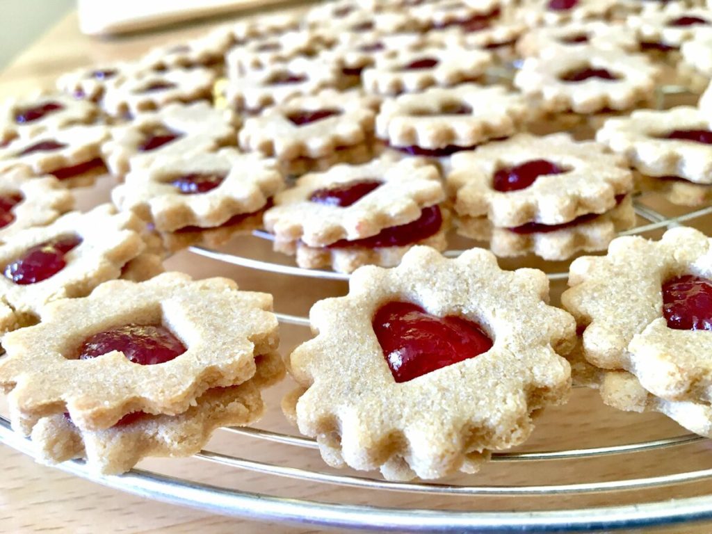 Ricette di dolci, biscotti con la marmellata.