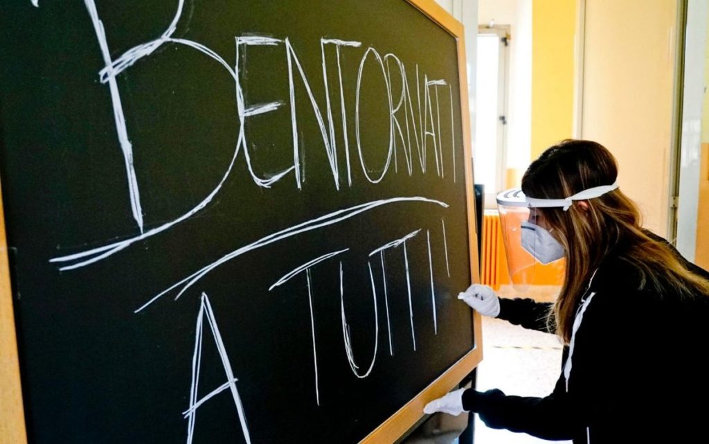 Nuove restrizioni 11 gennaio si torna a scuola.