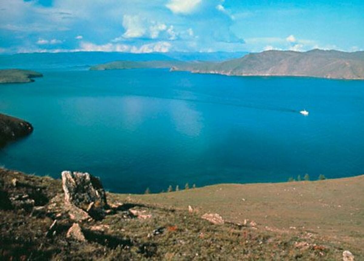 The world deepest lake is lake