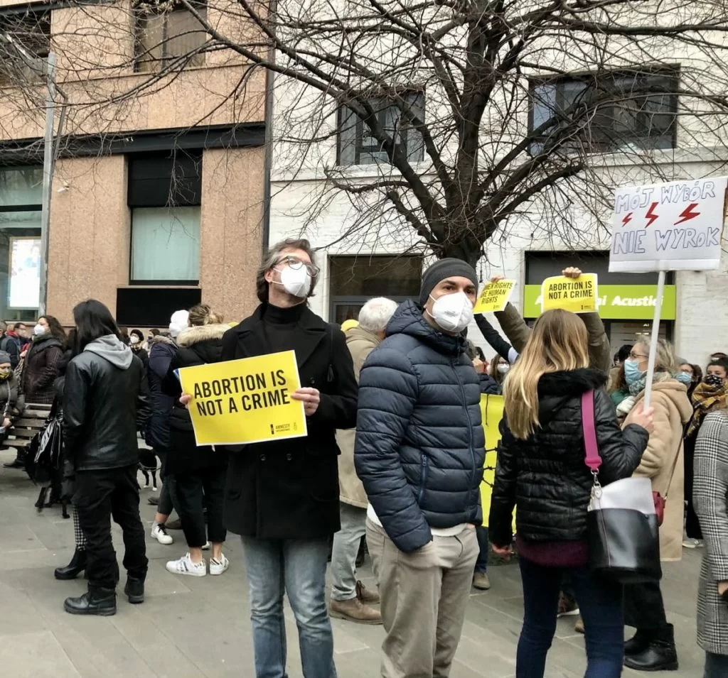 L'Italia eversiva per la 194: manifestazioni contro gli antiabortisti.