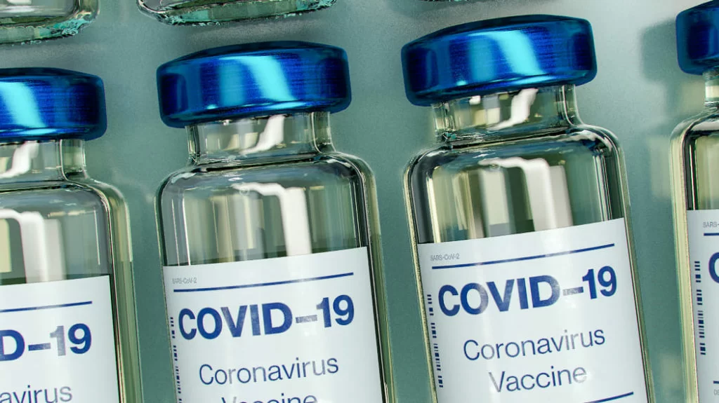 Contro il Coronavirus, a che punto sono i piani vaccinali? La situazione in Italia.
