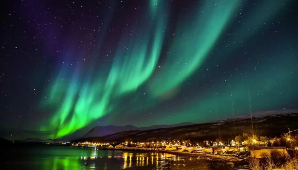 Aurora boreale sulla costa