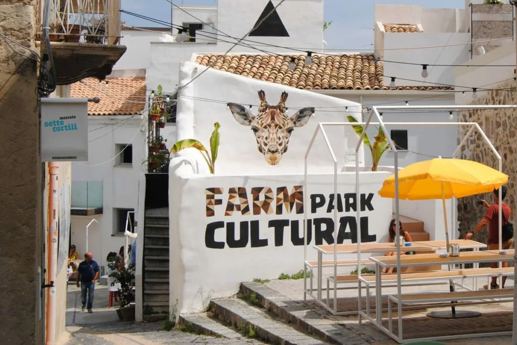 Farm Cultural Park: la rinascita sociale e culturale di un centro abbandonato.