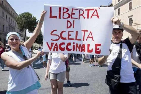 La vicenda che ha coinvolto gli operatori no vax