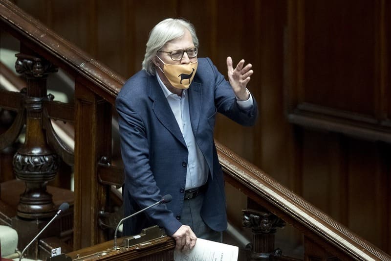 Vittorio Sgarbi_in Parlamento