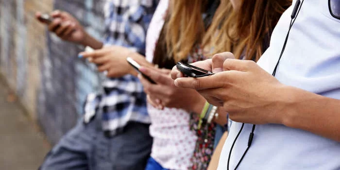 dipendenza da smartphone negli adolescenti