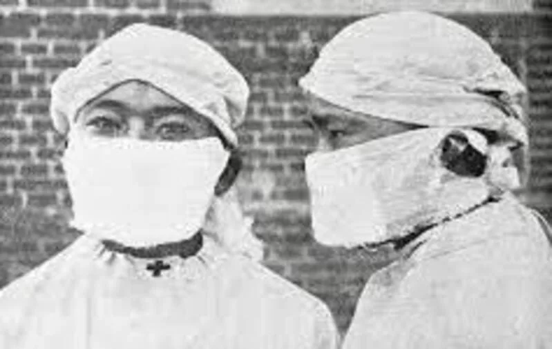 Wu Lien-Teh inventa le mascherine chirurgiche.