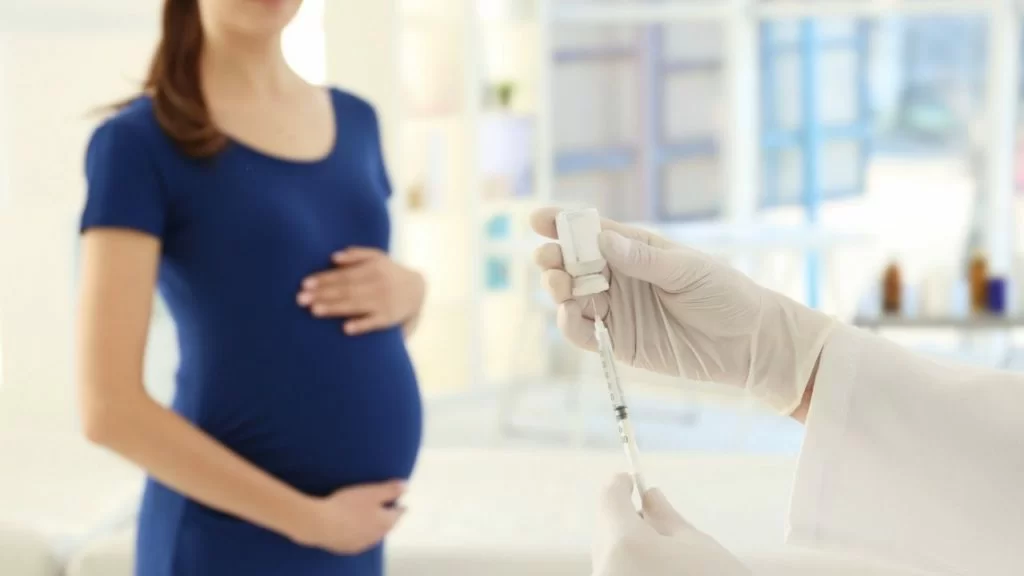Il vaccino fatto su base volontaria dalle due mamme nonostante la gravidanza