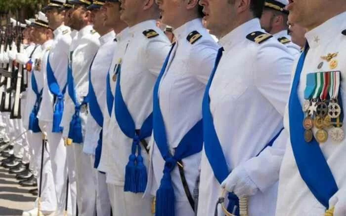 Ufficiale della Marina arrestato per spionaggio: documenti segreti in cambio di 5.000 euro