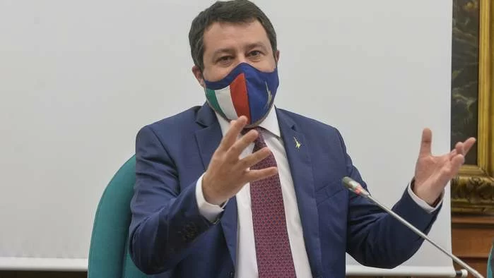Lega e Regioni contro decreto Covid, Salvini si astiene: "Coprifuoco alle 22 non ha senso scientifico ed è devastante"
