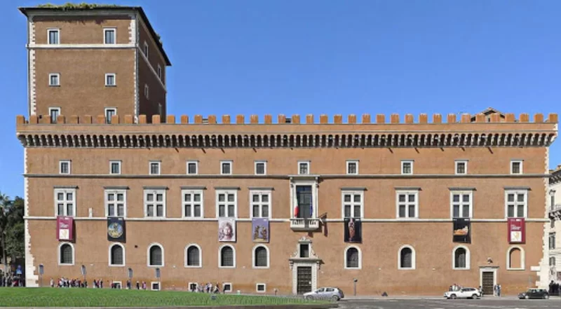 Contro l'ingiustificata chiusura della biblioteca di Palazzo Venezia 6500 firme.