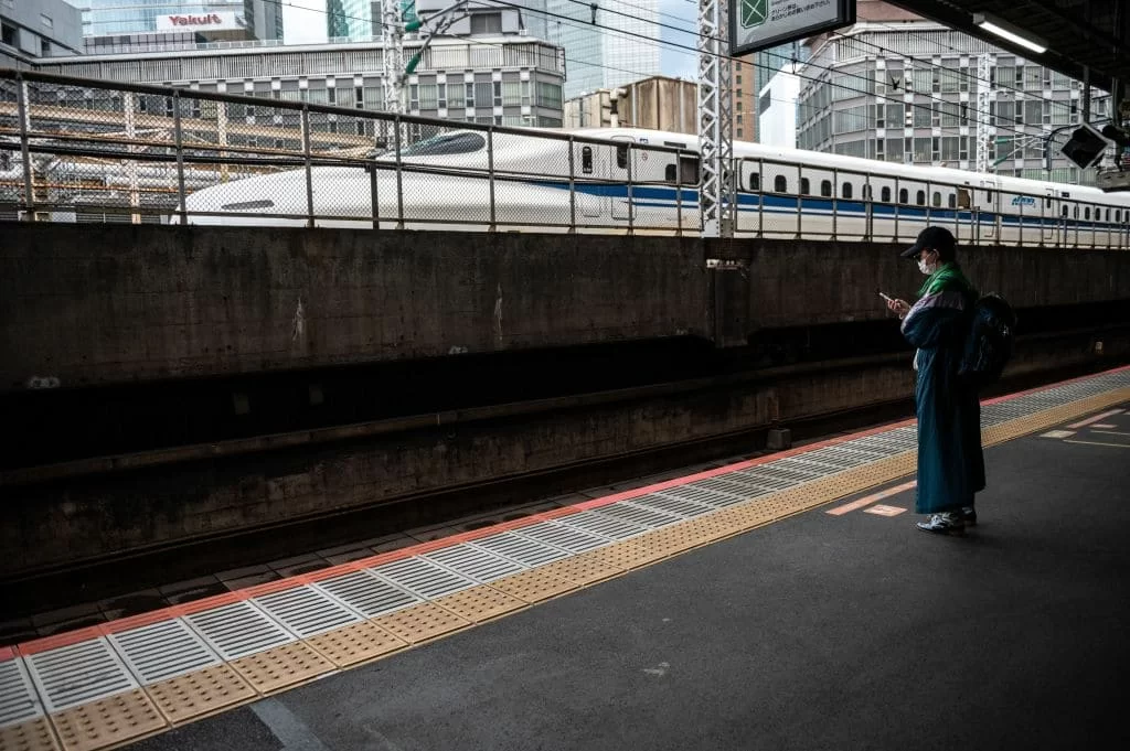 Treno arriva con 1 minuto di ritardo: fatto grave. L'importanza della puntualità in Giappone.