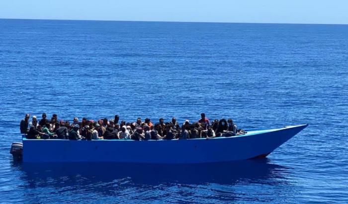 Migranti a Lampedusa, 4 nuovi sbarchi: 635 arrivi nella notte
