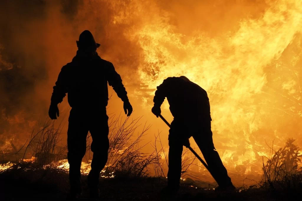 Incendio Sardegna: soccorritori lavorano notte e giorno