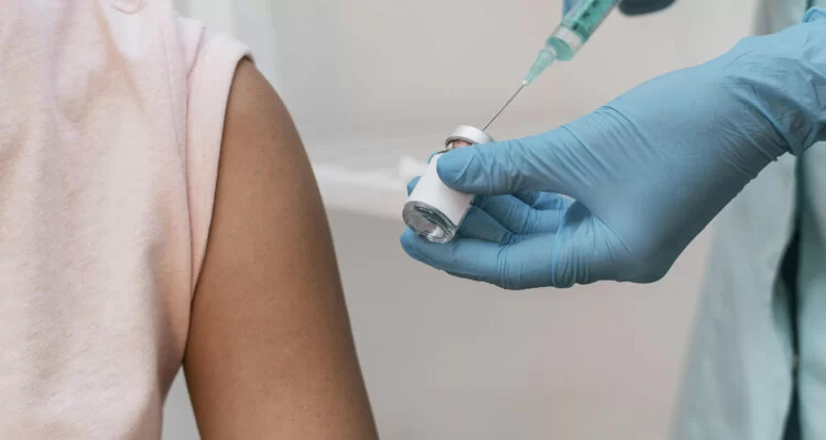 Casi in aumento e vaccinazioni in decrescita
