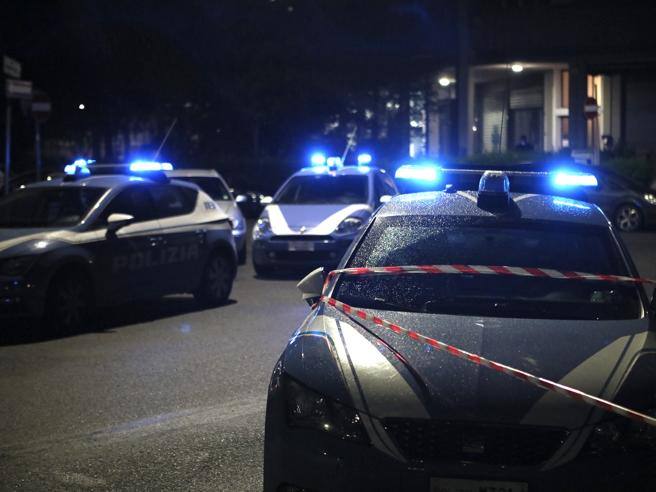 Violentata a 12 anni, raid punitivo del padre della piccola: uomo salvato dall'intervento della polizia