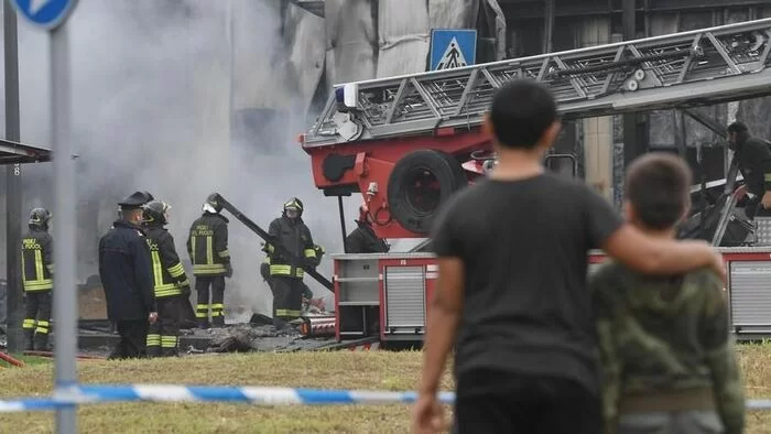 Aereo caduto a San Donato, ipotesi sulla causa dell'incidente. Procura procede per disastro colposo