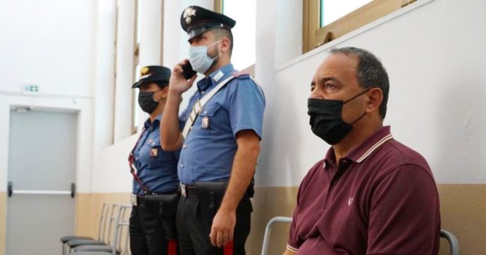 Tredici anni a Mimmo Lucano, l'accusa di associazione a delinquere: tutti i pasticci col denaro pubblico