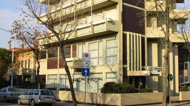 20enne picchiata dal padre perché lesbica: l'intervento del receptionist dell'albergo