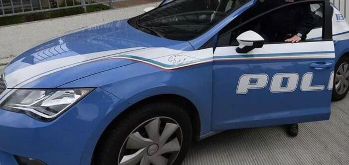 Figlio uccide la madre a Modena, poi lo confessa a un amico che chiama la Polizia