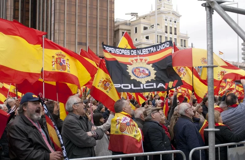 Spagna, Legge bavaglio: perché i poliziotti hanno protestato per le strade della Capitale?