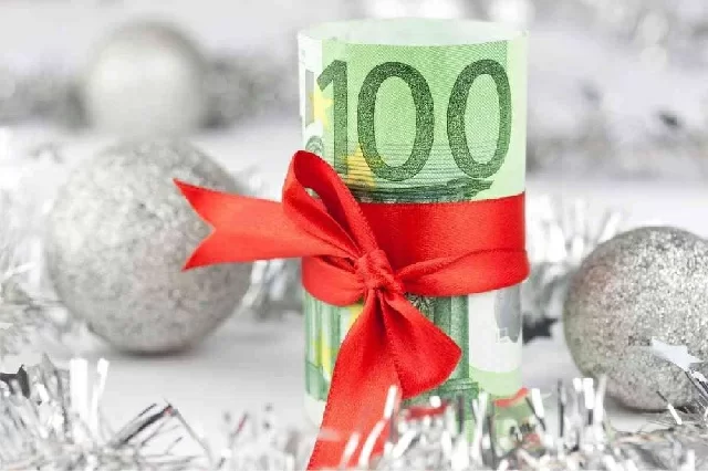 Bonus Natale: come richiederlo, a chi spetta e a quanto ammonta