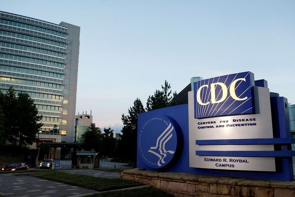 Ecco la strategia del CDC americano per far restare a scuola i bambini esposti al Covid